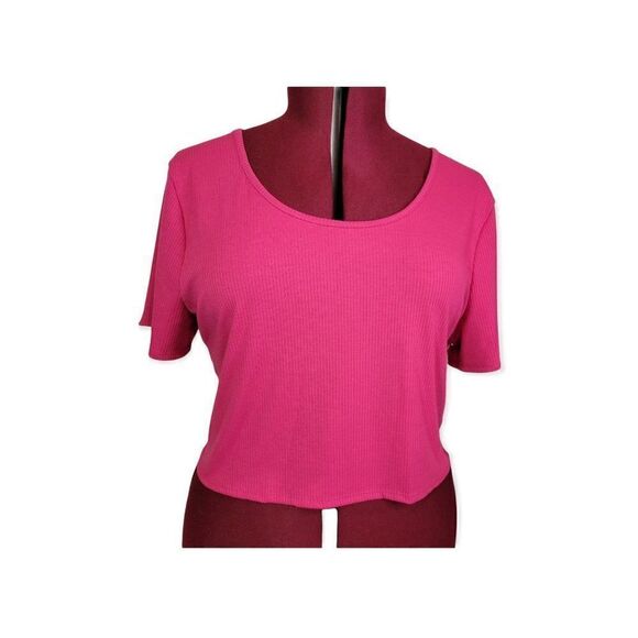 Timing Tops - Timing Criss Cross Crop Top (size 2X)